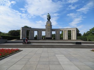 Памятник советскому солдату возле Рейхстага
